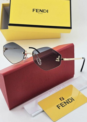Набор солнцезащитные очки, коробка, чехол + салфетки #21177987