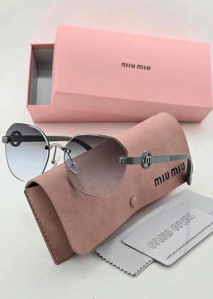 Набор женские солнцезащитные очки, коробка, чехол + салфетки 22931381