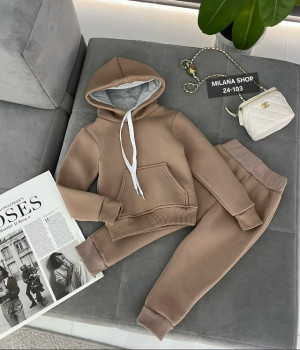 Спортивный костюм 23056908