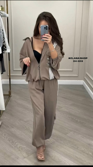 Спортивный костюм 23057339