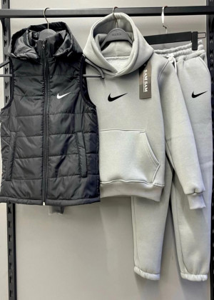 Спортивный костюм 23094575