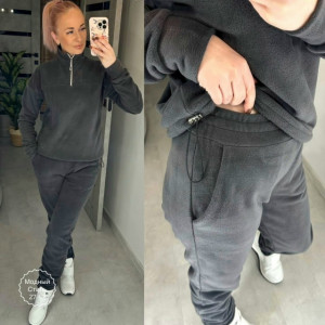 Спортивный костюм 23183264