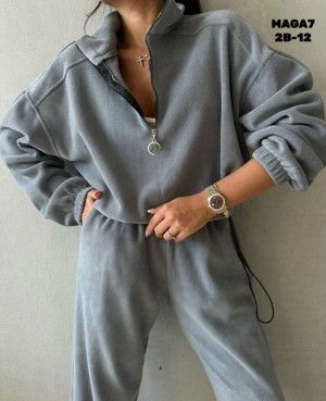 Спортивный костюм #23184906