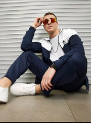 Спортивный костюм