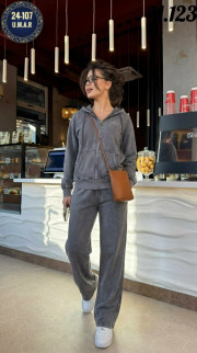 Спортивный костюм