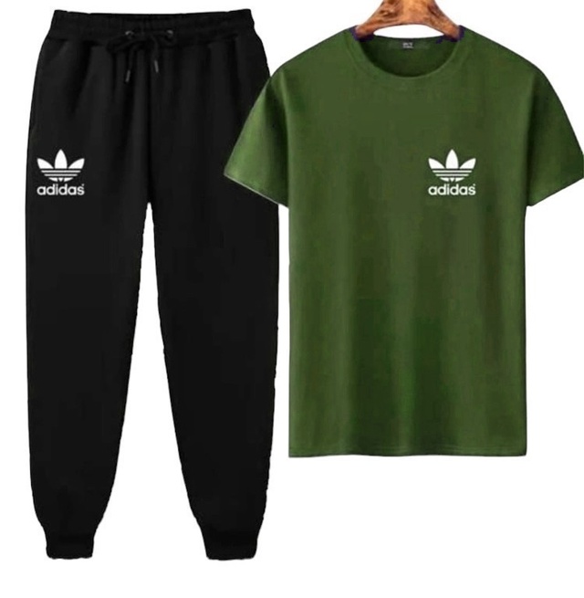 Спортивный костюм 22930846