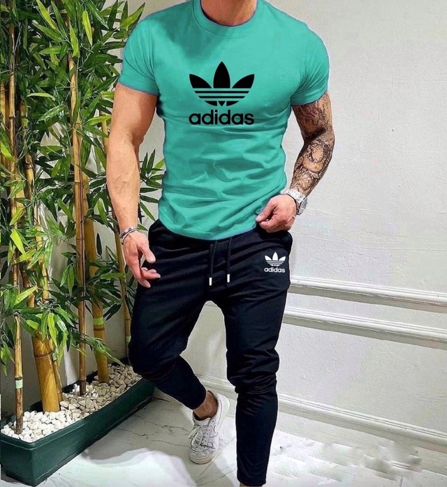 Спортивный костюм 22930942