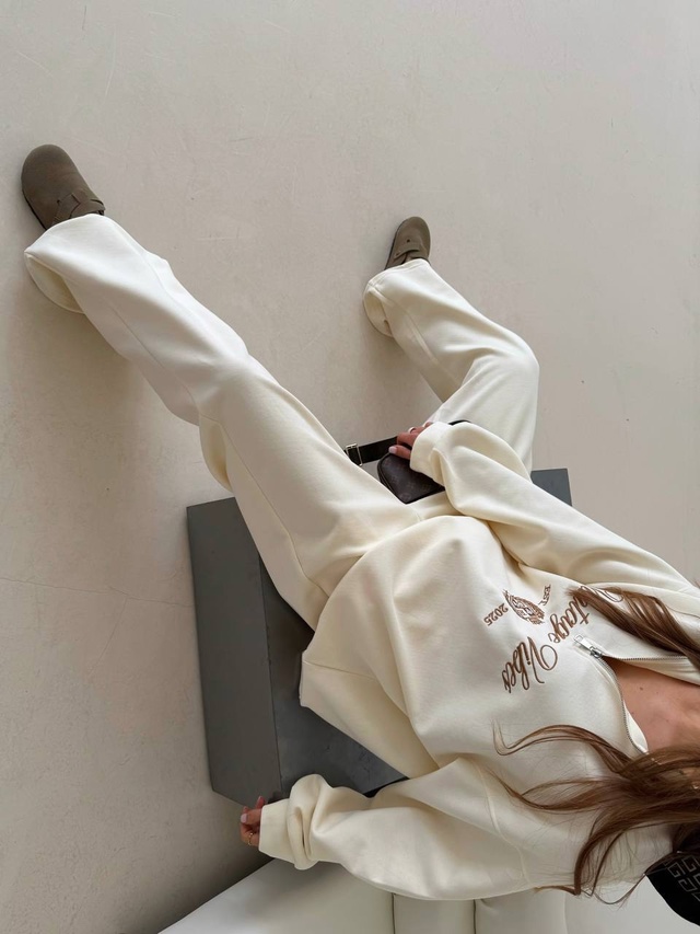 Спортивный костюм 22937779