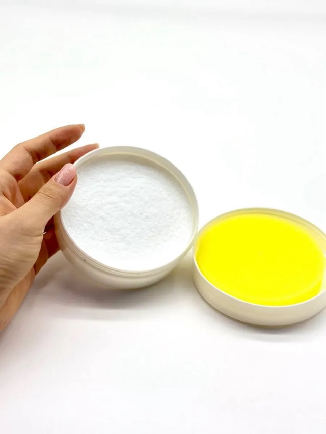 Крем для чистки белой обуви кожаных сумок и авто салона 22943595