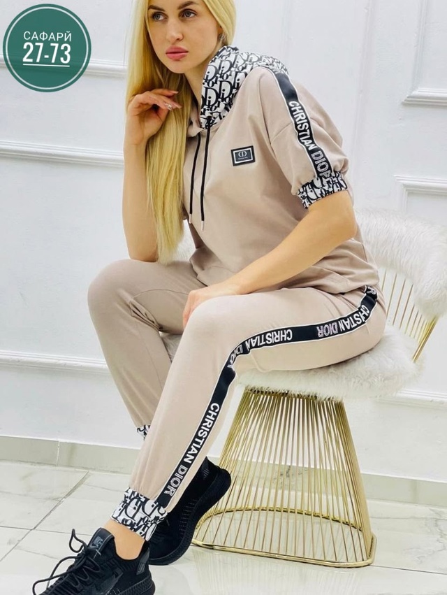 Спортивный костюм 22948580