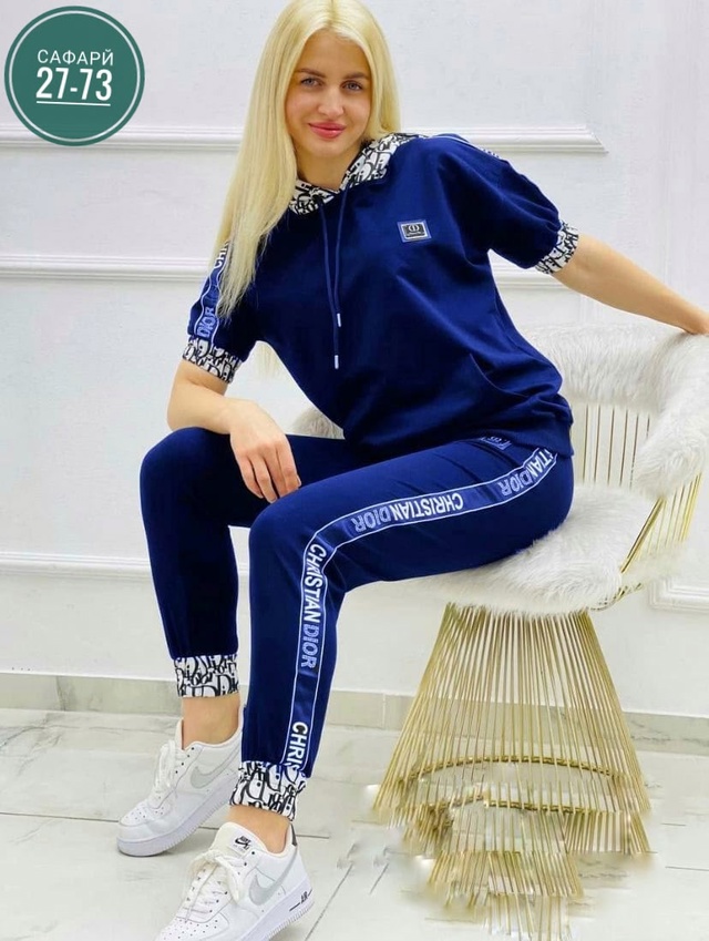 Спортивный костюм 22948580