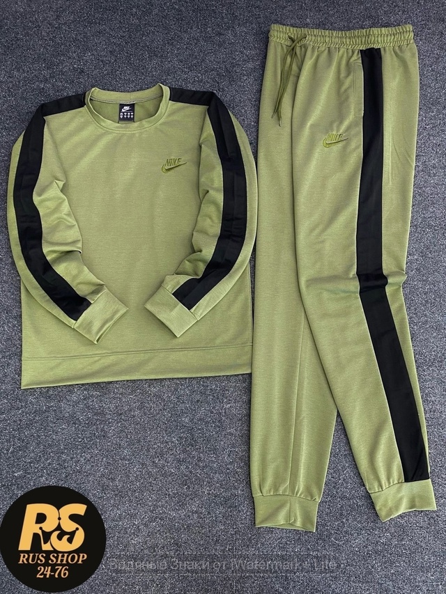 Спортивный костюм 22948928