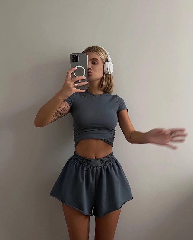 Спортивный костюм 22955397