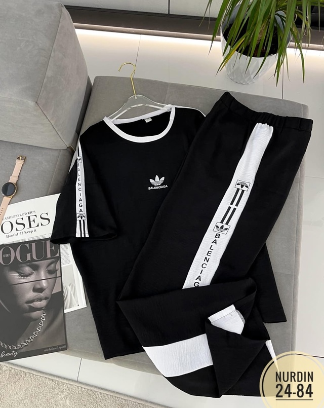 Спортивный костюм 22961924