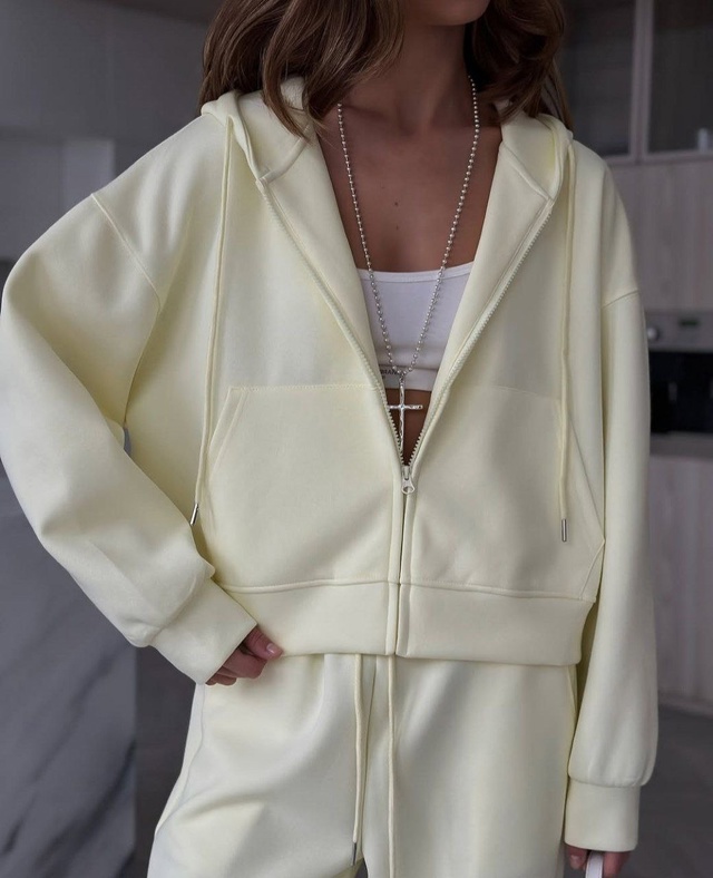 Спортивный костюм 22963613