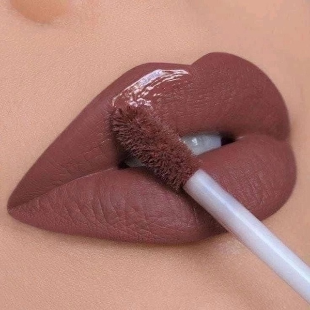 Помада 22976986