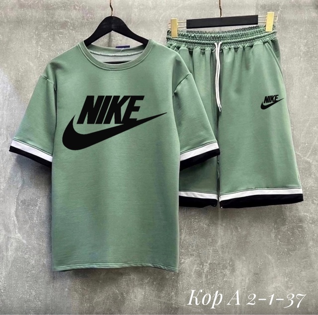 Спортивный костюм 22979884