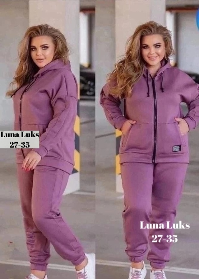 Спортивный костюм 22981475