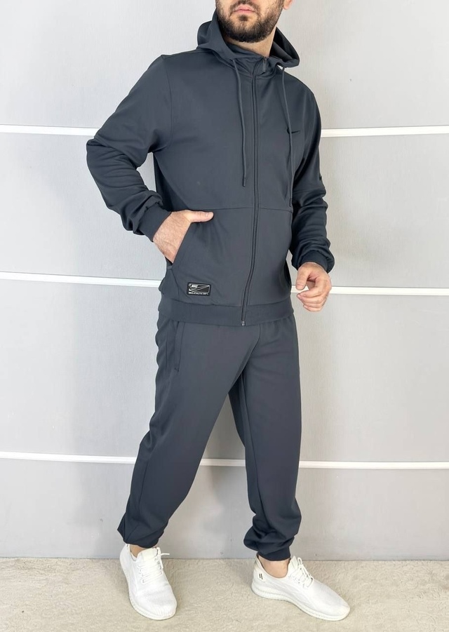 Спортивный костюм 22981463