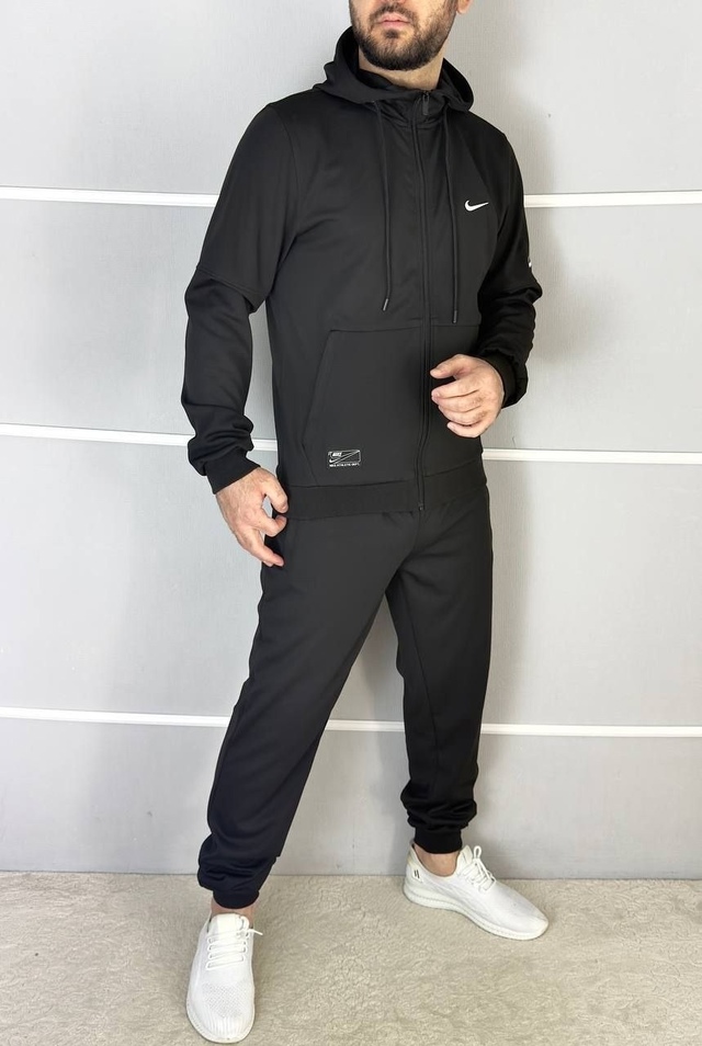 Спортивный костюм 22981463