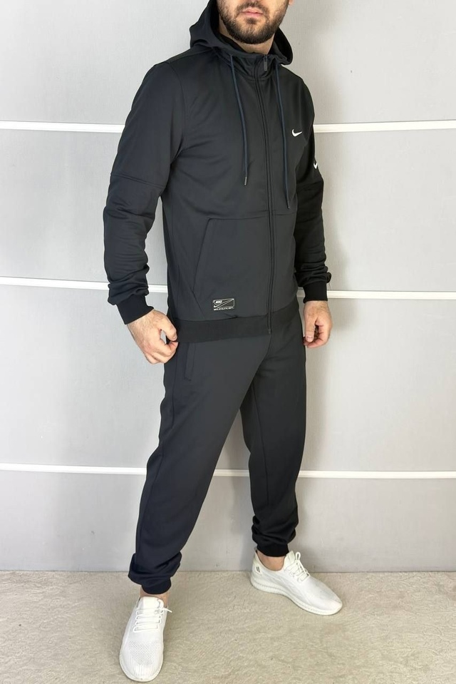 Спортивный костюм 22981463