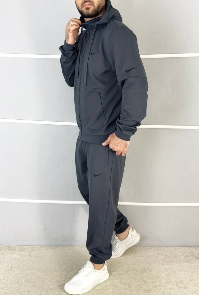 Спортивный костюм 22981463