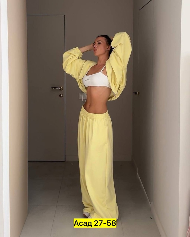 Спортивный костюм 22985950