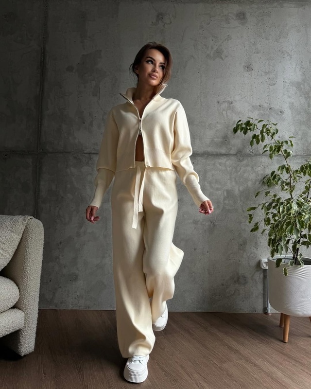 Спортивный костюм 22987737