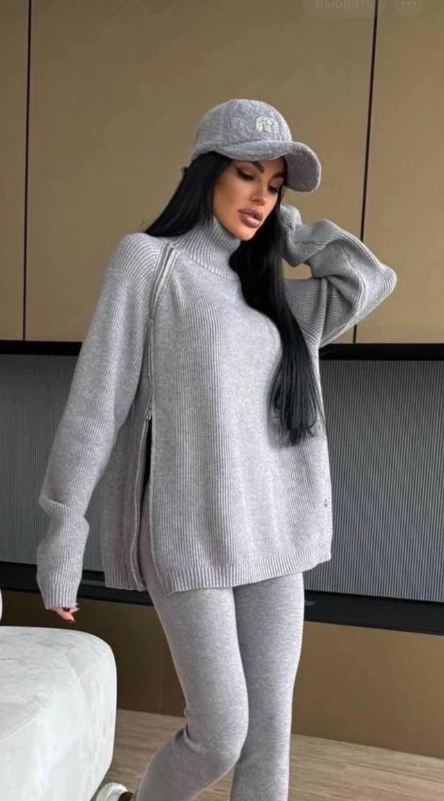 Спортивный костюм 22988388