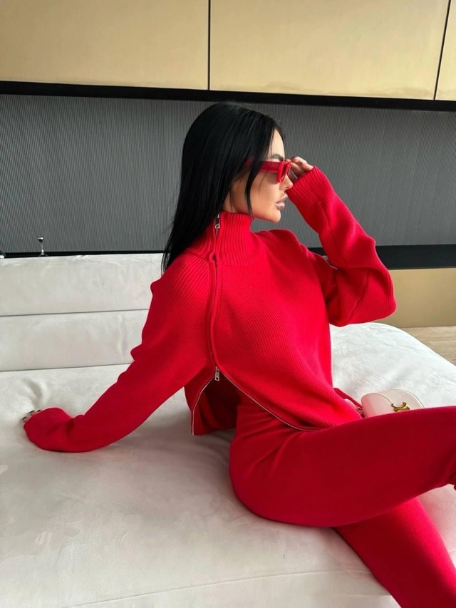 Спортивный костюм 22988388