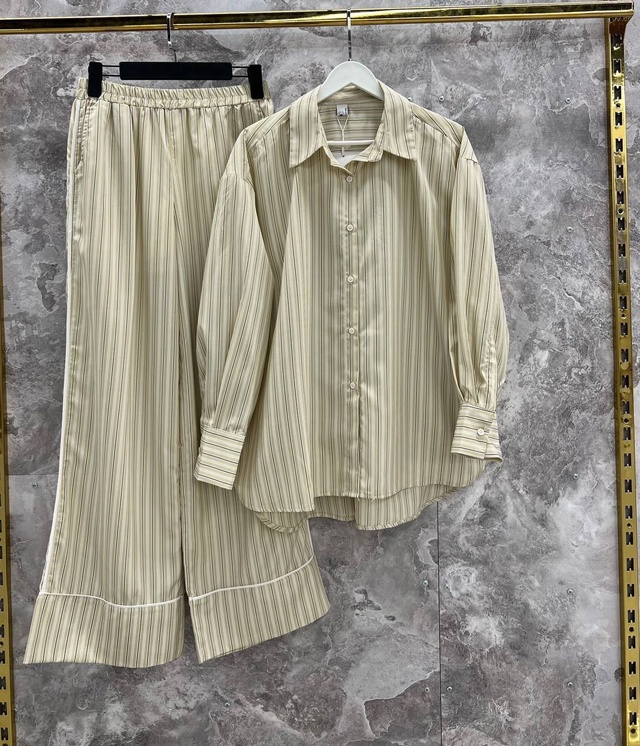 Костюм 22995044