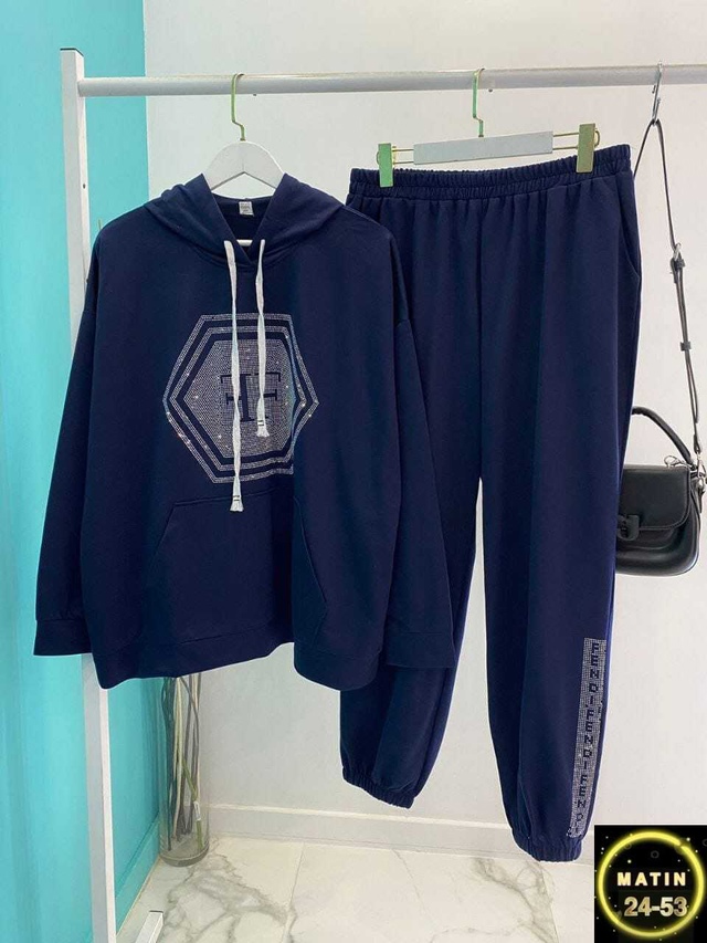 Спортивный костюм 22996614