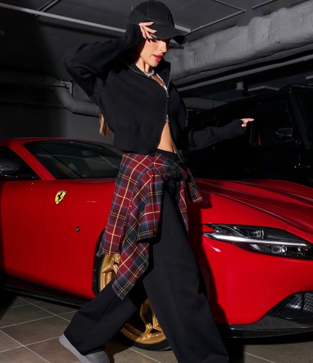 Спортивный костюм 22997321