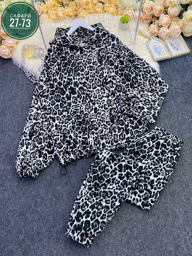 Спортивный костюм 22999483