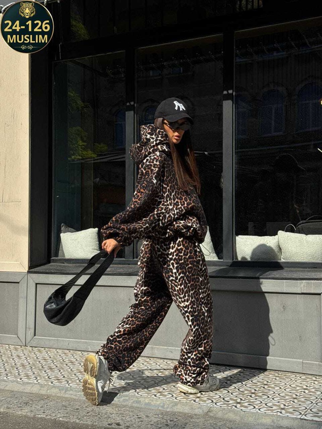 Спортивный костюм 22999625