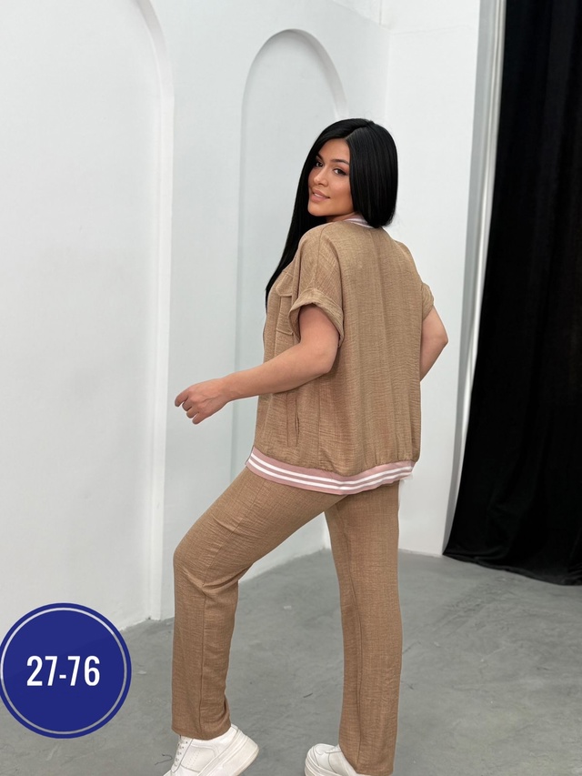 Спортивный костюм 22999610