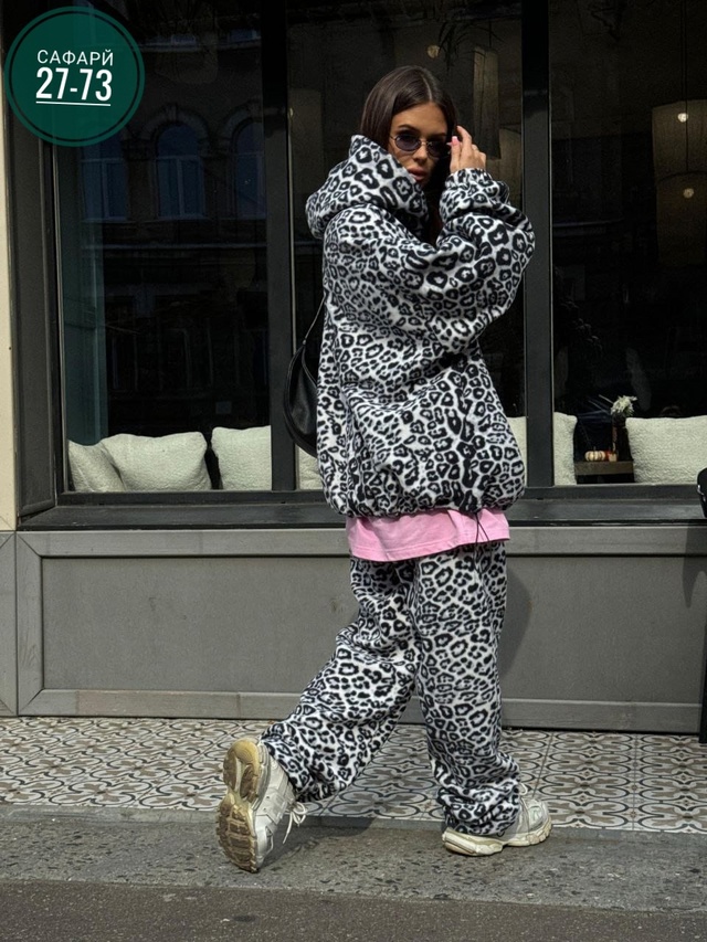 Спортивный костюм 22999483