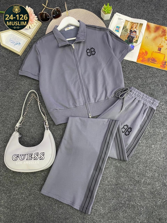 Спортивный костюм 23007677