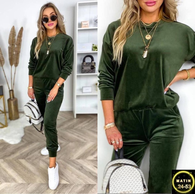 Спортивный костюм 23007395