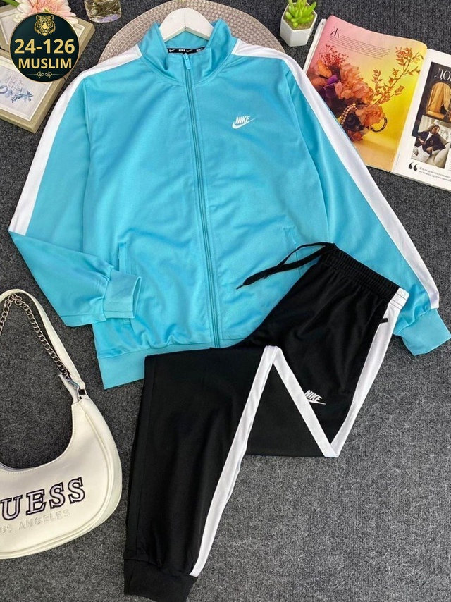 Спортивный костюм 23008069