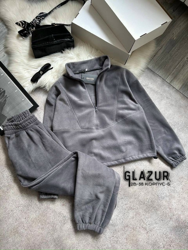 Спортивный костюм 23027857