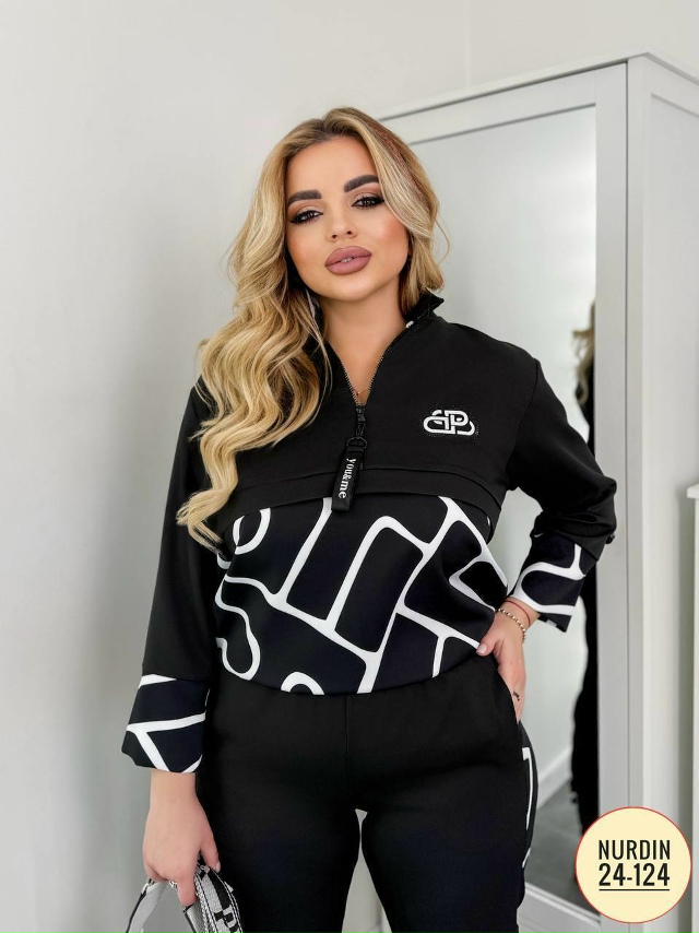 Спортивный костюм 23036237