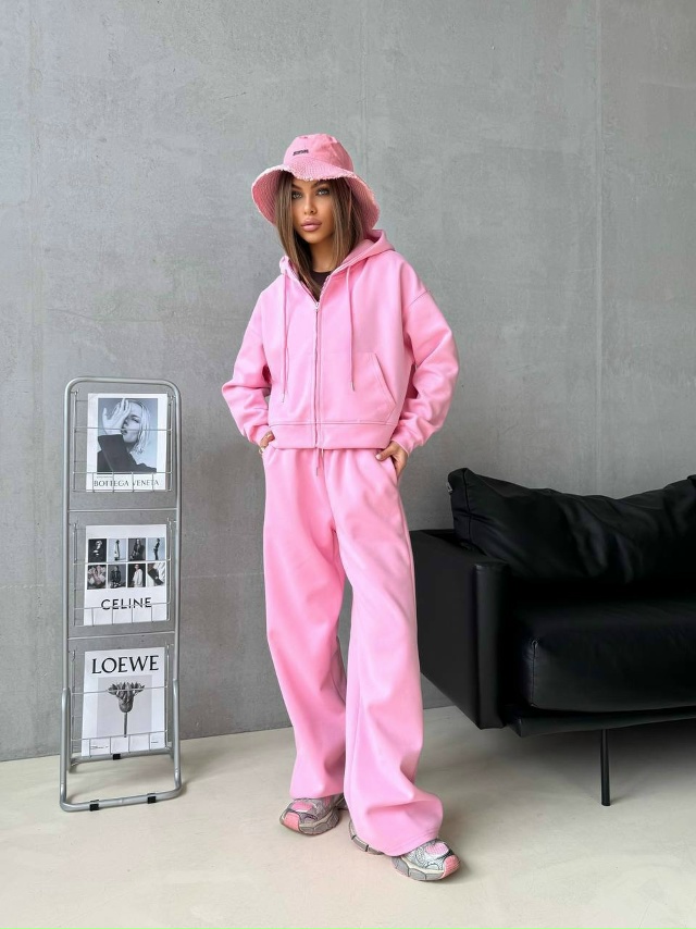 Спортивный костюм 23045857