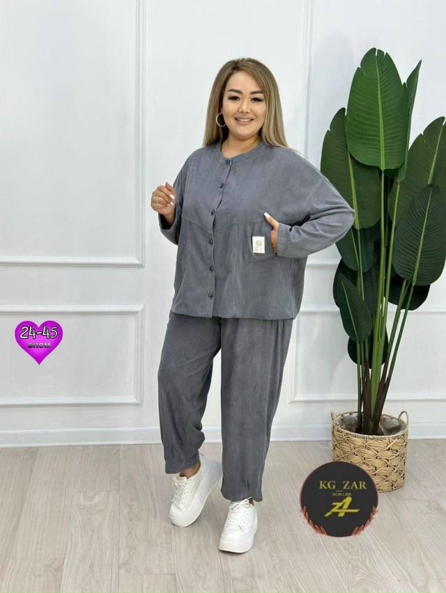 Спортивный костюм 23047909