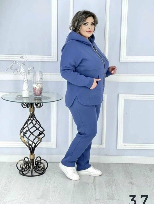 Спортивный костюм 23047879