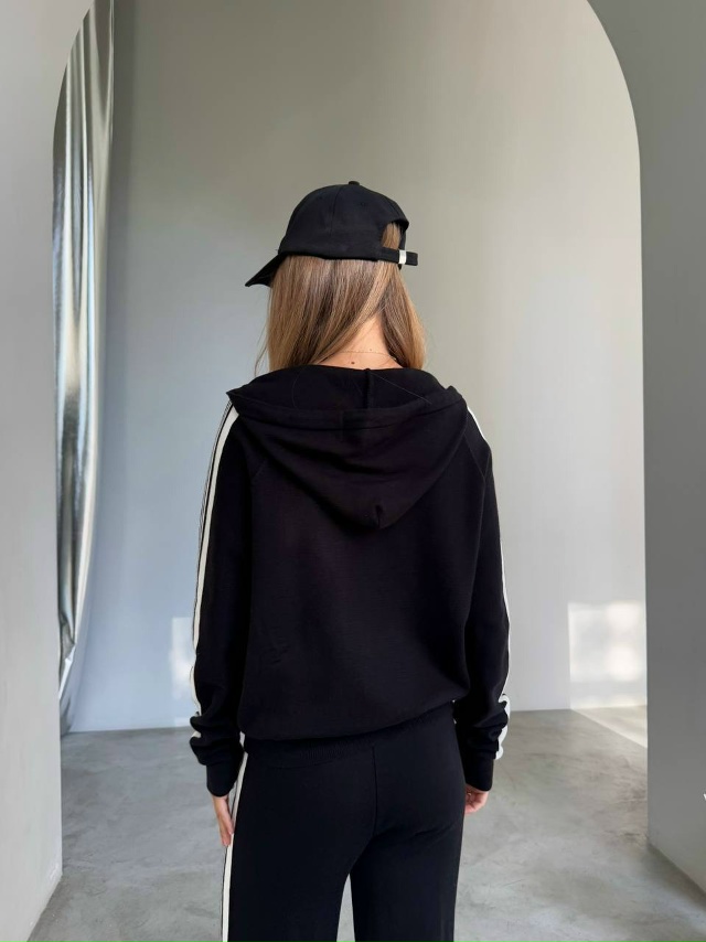 Спортивный костюм 23048272