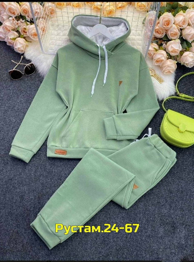 Спортивный костюм 23048889