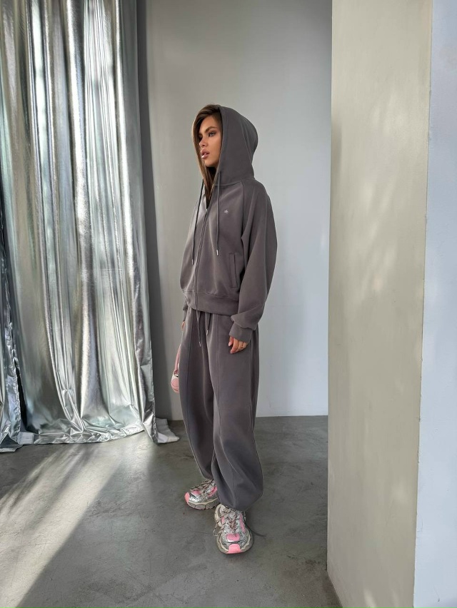 Спортивный костюм 23048738