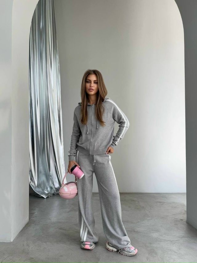 Спортивный костюм 23048129