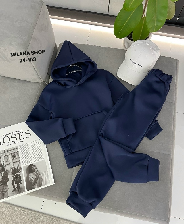 Спортивный костюм 23049458